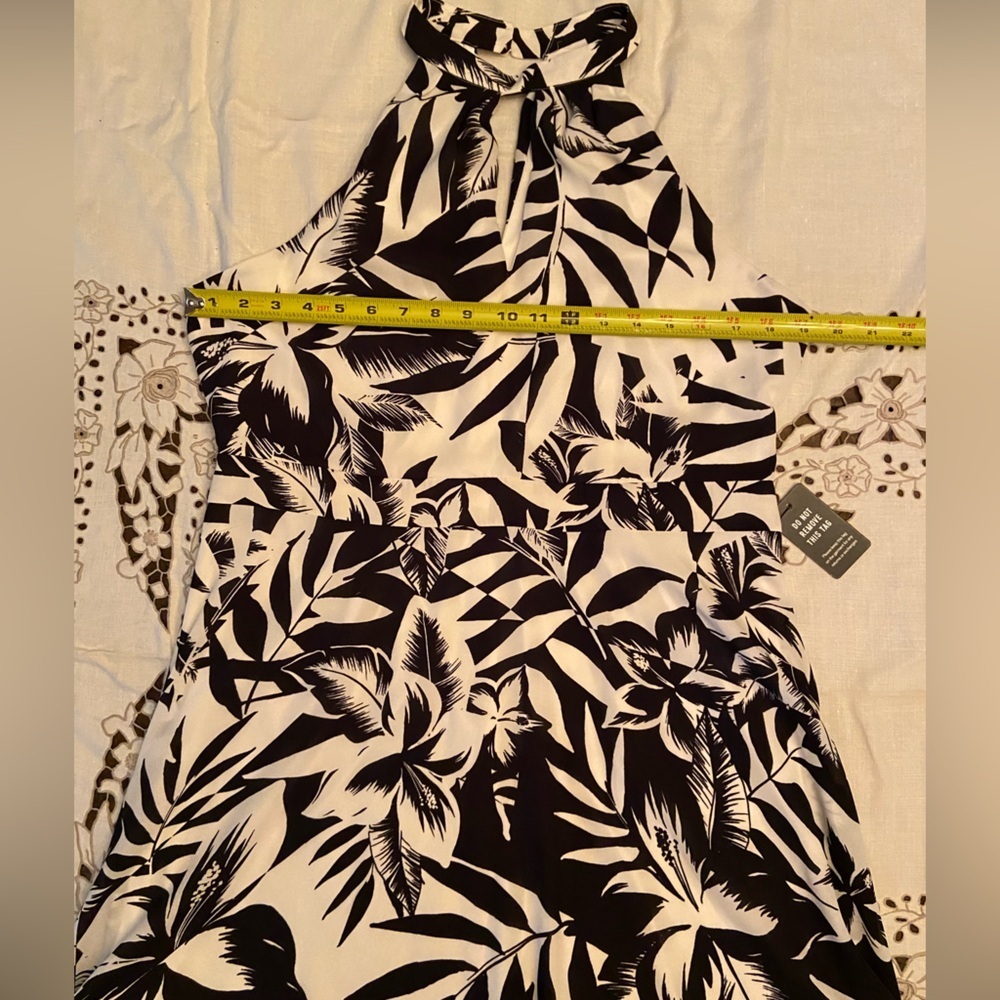 NWT EXPRESS Black/ White Floral Sleeveless Dress Size 14 - Picture 11 of 11